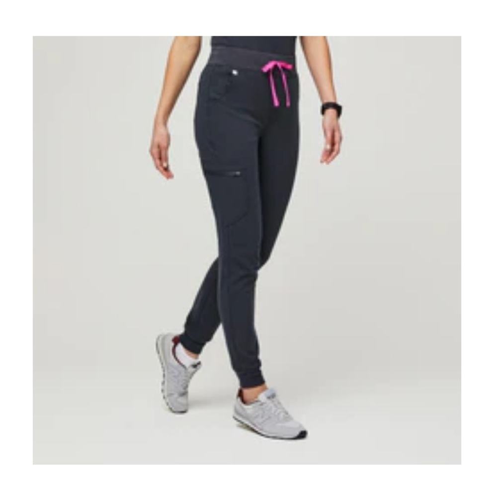 Nightsky Zamora highwaisted 2.0 joggers + navy supersoft short sleeve underscrub